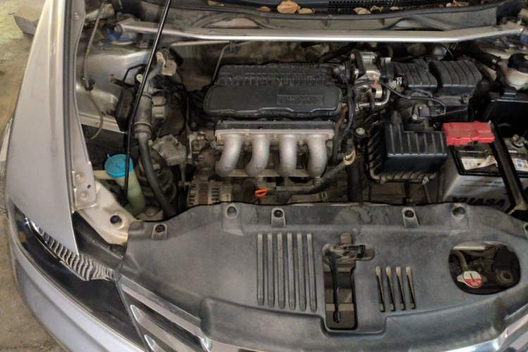 Used Honda City Classic 2012 1.5L manual Comfort version Engine Bay Right