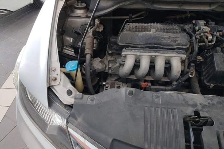 Used Honda City Classic 2012 1.5L manual Comfort version Engine Bay Right