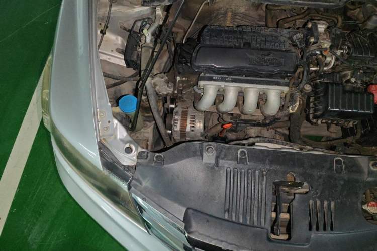 Used Honda City Classic 2012 1.5L manual Elite Edition Engine Bay Right