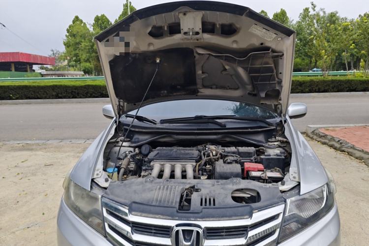 Used Honda City Classic 2012 1.5L manual Comfort version Engine Bay
