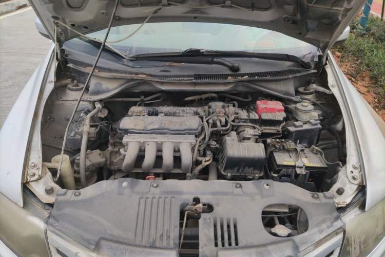 Used Honda City Classic 2012 1.5L manual Elite Edition Engine Bay