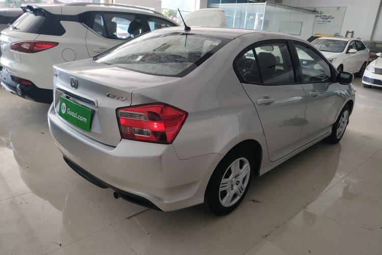 Used Honda City Classic 2012 1.5L manual Comfort version Exterior 5