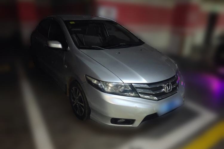 Used Honda City Classic 2012 1.5L manual Comfort version Front Right 45 Deg