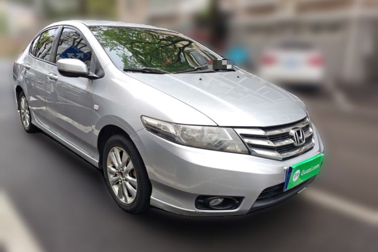 Used Honda City Classic 2012 1.5L manual Comfort version Front Right 45 Deg