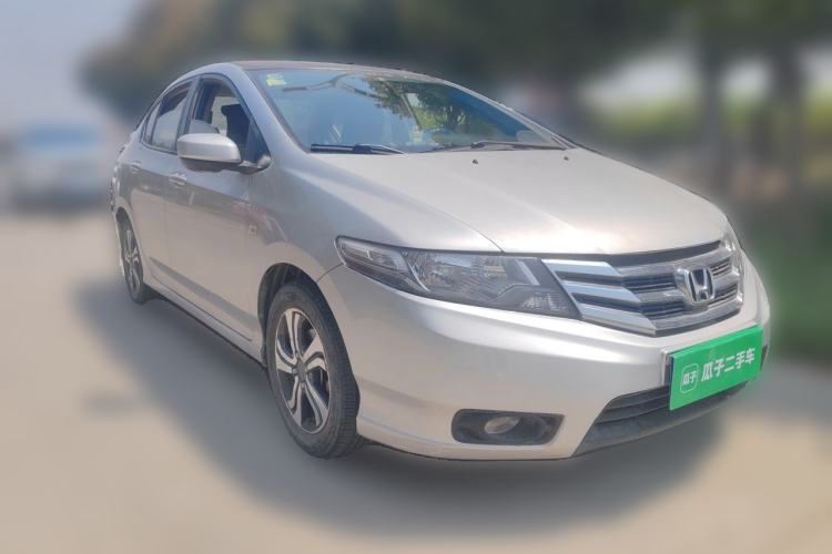 Used Honda City Classic 2012 1.5L manual Comfort version Front Right 45 Deg