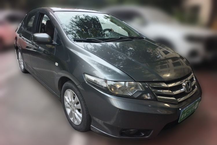 Used Honda City Classic 2012 1.5L manual Elite Edition Front Right 45 Deg