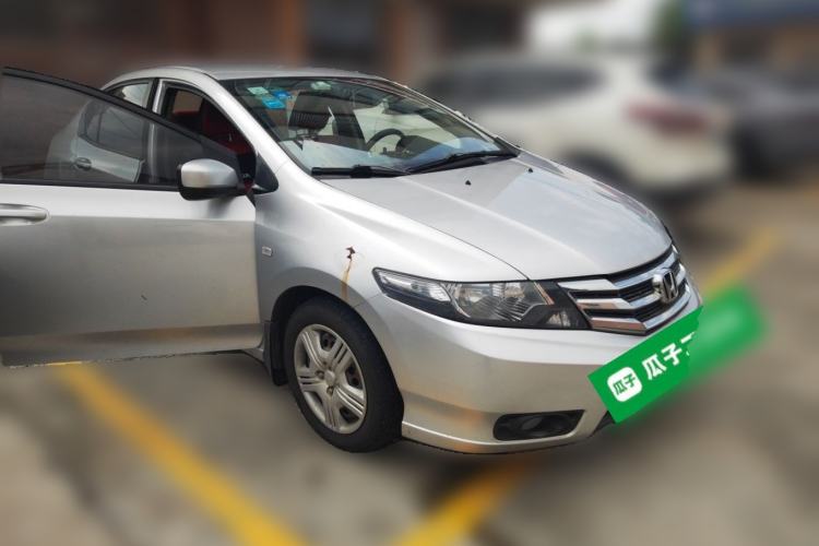 Used Honda City Classic 2012 1.5L manual Comfort version Front Right 45 Deg