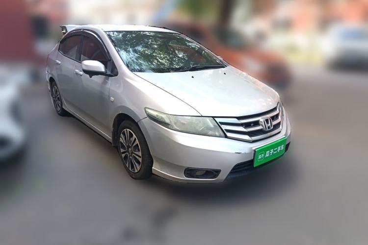 Used Honda City Classic 2012 1.5L manual Comfort version Front Right 45 Deg