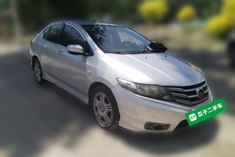 Used Honda City Classic 2012 1.5L manual Comfort version Front Right 45 Deg