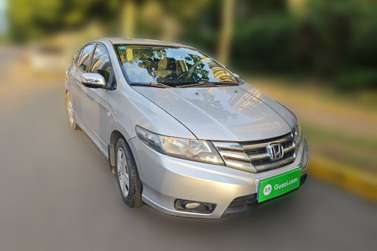 Used Honda City Classic 2012 1.5L manual Comfort version Front Right 45 Deg