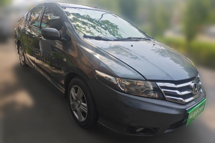 Used Honda City Classic 2012 1.5L manual Comfort version Front Right 45 Deg