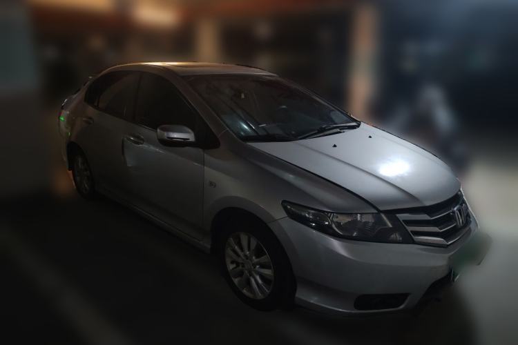 Used Honda City Classic 2012 1.5L manual Elite Edition Front Right 45 Deg