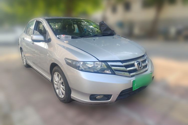 Used Honda City Classic 2012 1.5L manual Comfort version Front Right 45 Deg