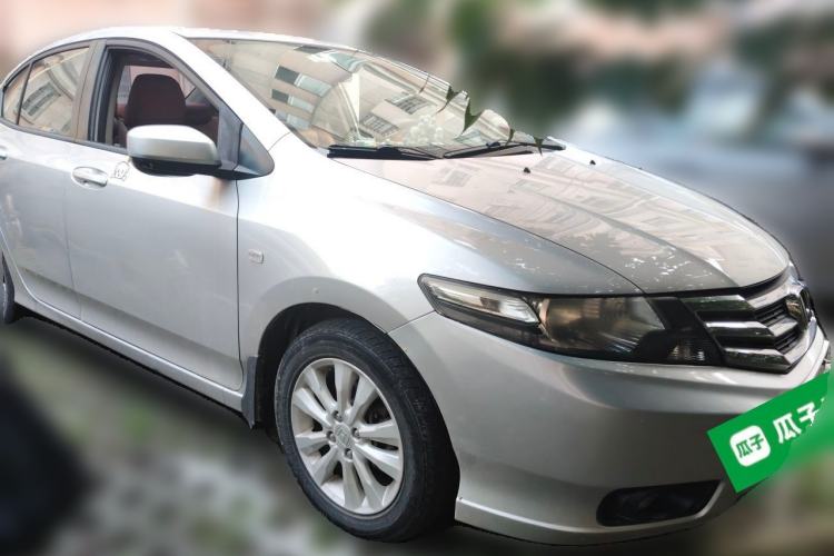 Used Honda City Classic 2012 1.5L manual Elite Edition Front Right 45 Deg