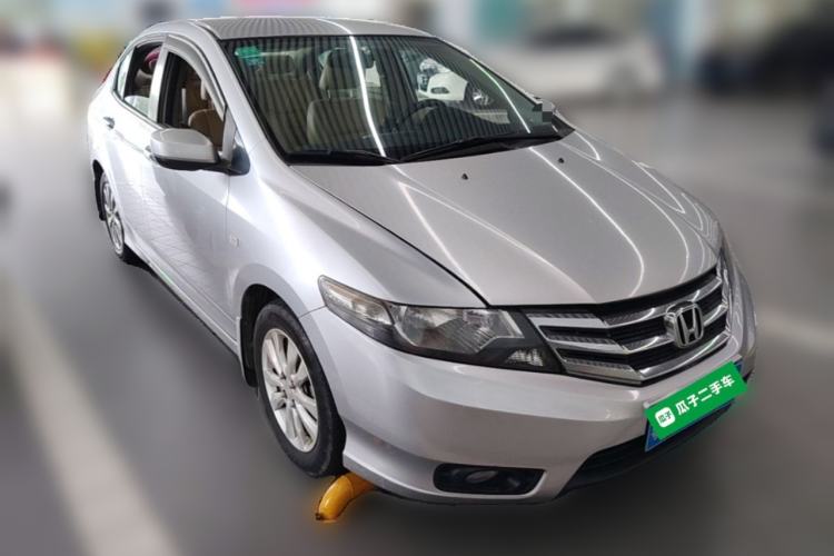 Used Honda City Classic 2012 1.5L manual Comfort version Front Right 45 Deg
