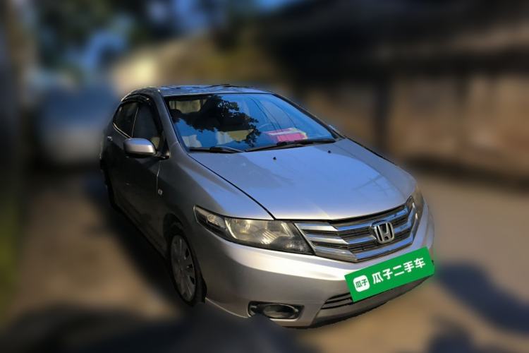 Used Honda City Classic 2012 1.5L manual Elite Edition Front Right 45 Deg