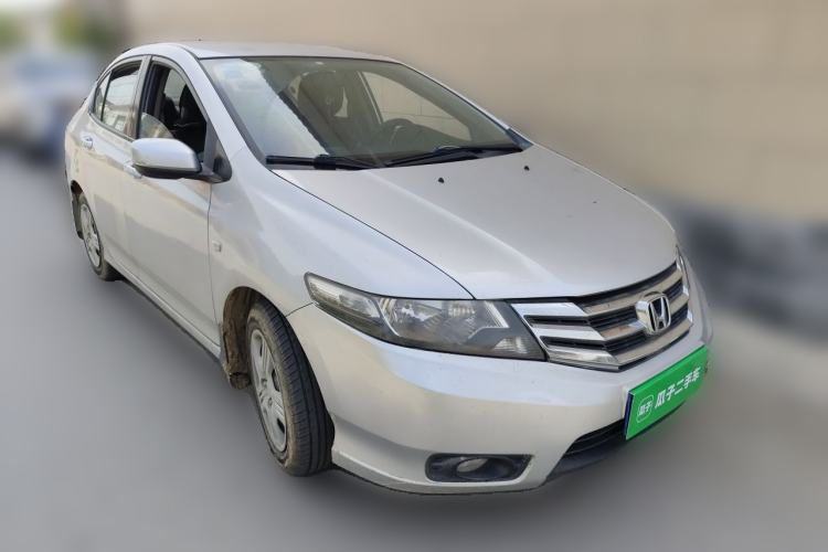Used Honda City Classic 2012 1.5L manual Comfort version Front Right 45 Deg