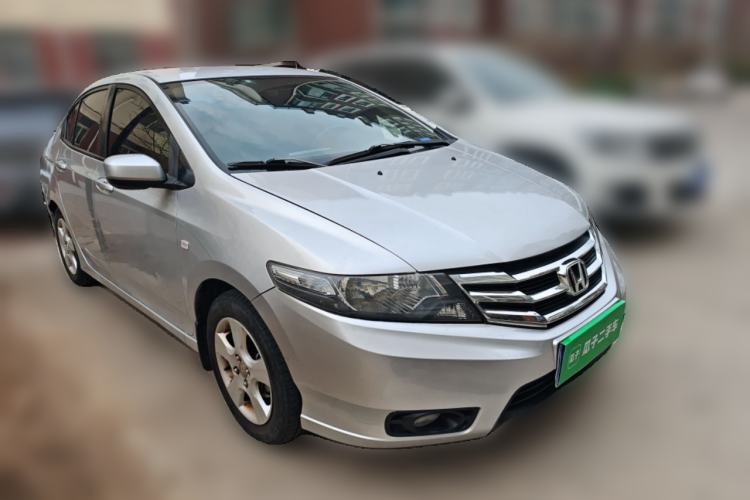 Used Honda City Classic 2012 1.5L manual Comfort version Front Right 45 Deg