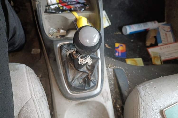 Used Honda City Classic 2012 1.5L manual Comfort version Gear Lever
