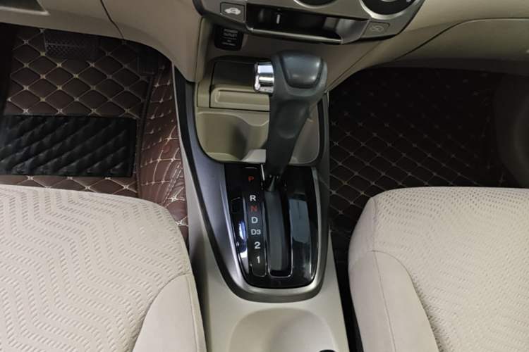 Used Honda City Classic 2012 1.5L Automatic Elite Edition Gear Lever