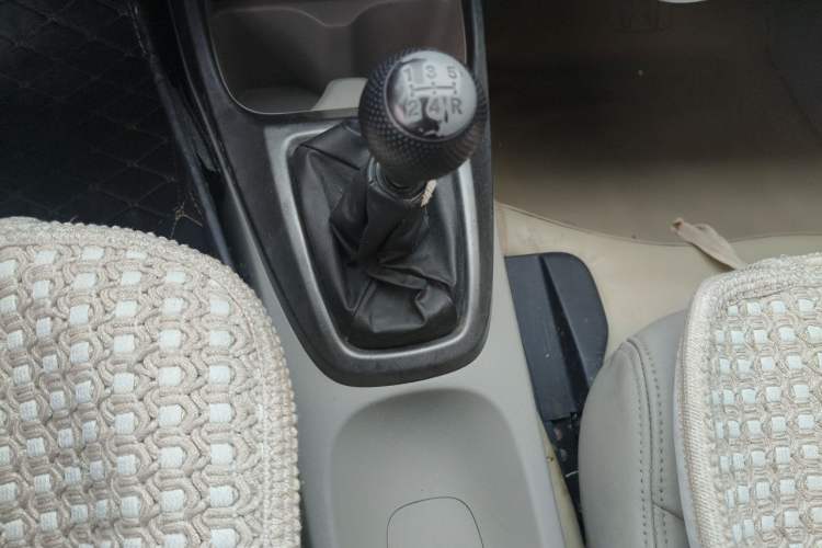 Used Honda City Classic 2012 1.5L manual Elite Edition Gear Lever