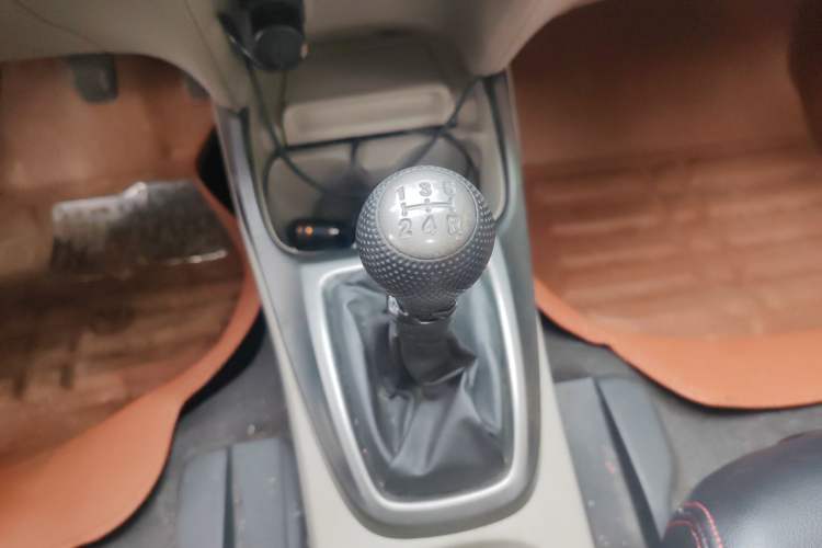 Used Honda City Classic 2012 1.5L manual Elite Edition Gear Lever