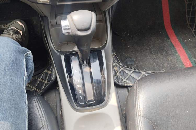 Used Honda City Classic 2012 1.5L Automatic Elite Edition Gear Lever