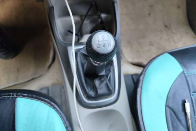 Used Honda City Classic 2012 1.5L manual Comfort version Gear Lever