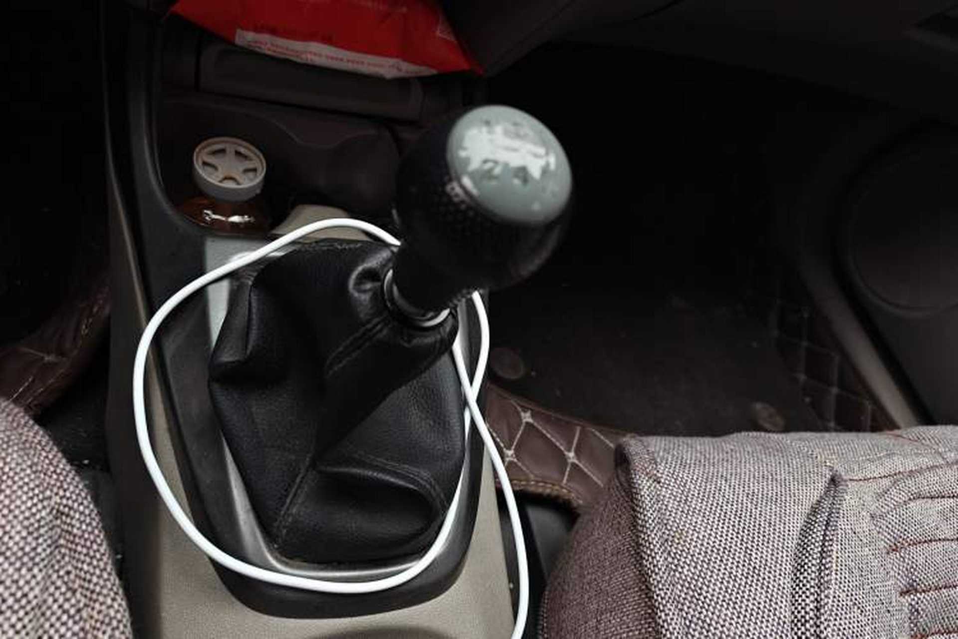 Used Honda City Classic 2012 1.5L manual Elite Edition Gear Lever