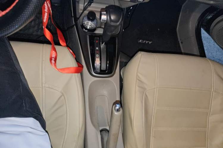 Used Honda City Classic 2012 1.5L Automatic Elite Edition Gear Lever