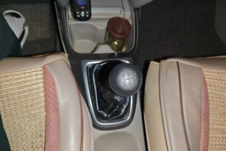 Used Honda City Classic 2012 1.5L manual Elite Edition Gear Lever