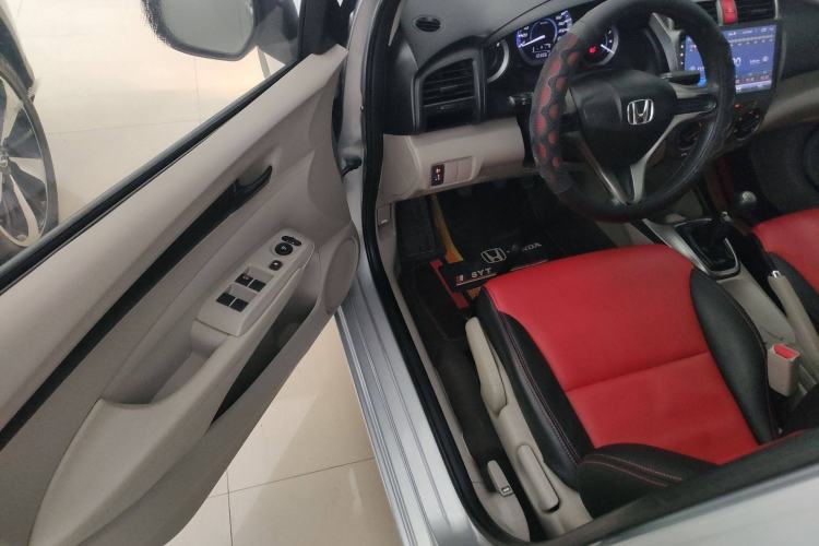 Used Honda City Classic 2012 1.5L manual Comfort version Interior 3