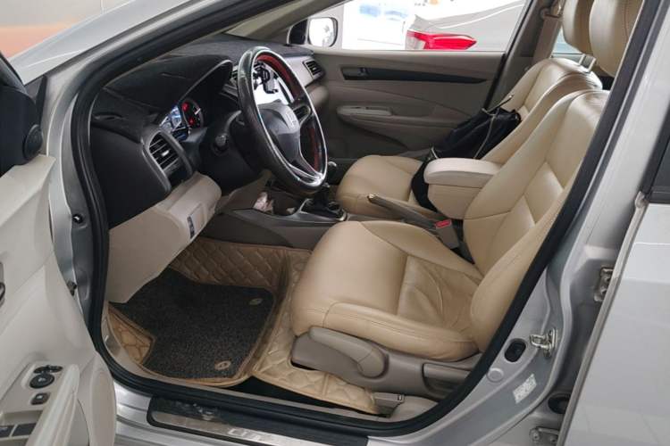 Used Honda City Classic 2012 1.5L manual Comfort version Left Front Seat