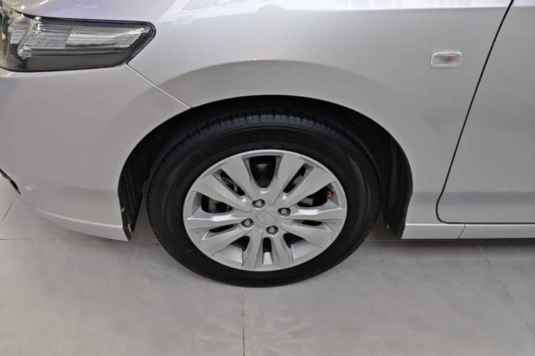 Used Honda City Classic 2012 1.5L Automatic Elite Edition Left Front Wheel Hub