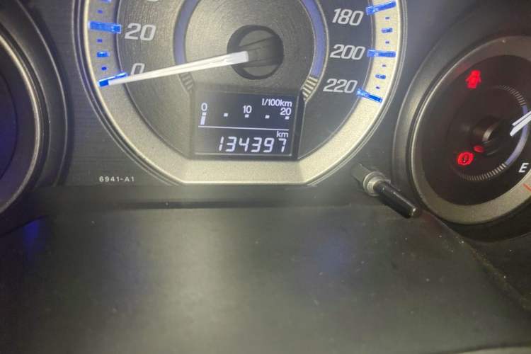 Used Honda City Classic 2012 1.5L manual Comfort version Odometer Close Up