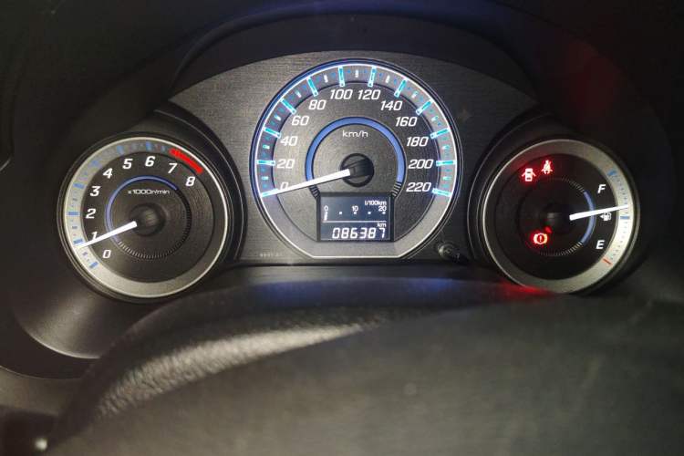 Used Honda City Classic 2012 1.5L manual Comfort version Odometer Close Up