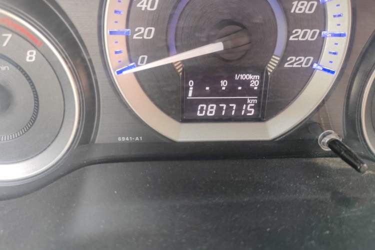 Used Honda City Classic 2012 1.5L manual Comfort version Odometer Close Up