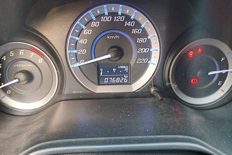 Used Honda City Classic 2012 1.5L manual Elite Edition Odometer Close Up