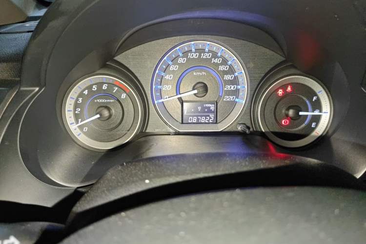 Used Honda City Classic 2012 1.5L manual Comfort version Odometer Close Up
