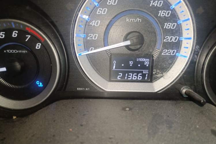 Used Honda City Classic 2012 1.5L manual Comfort version Odometer Close Up