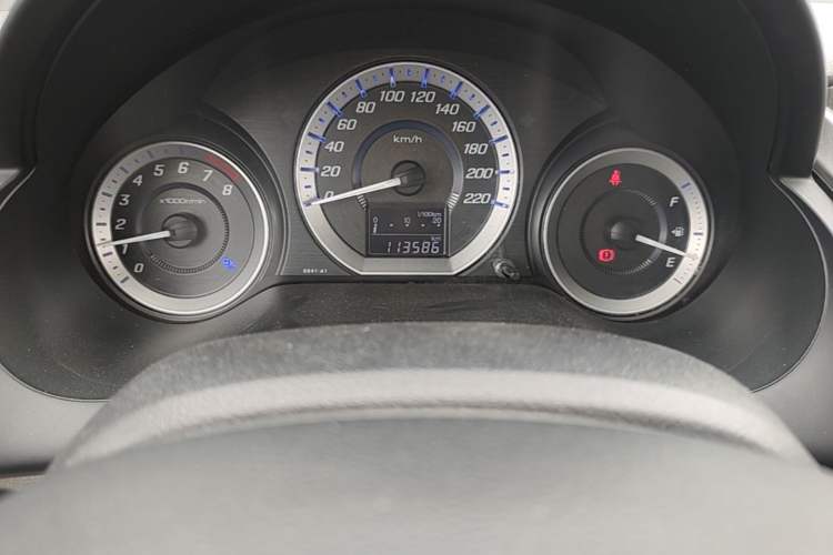 Used Honda City Classic 2012 1.5L manual Comfort version Odometer Close Up