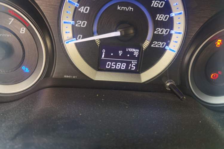 Used Honda City Classic 2012 1.5L manual Elite Edition Odometer Close Up