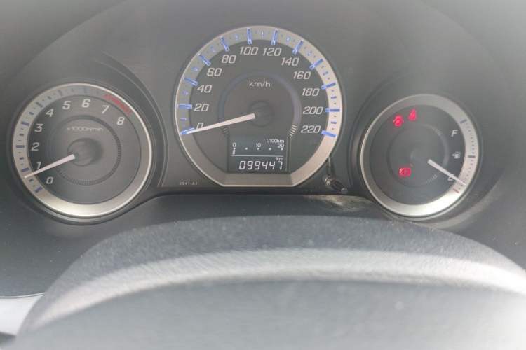 Used Honda City Classic 2012 1.5L manual Comfort version Odometer Close Up