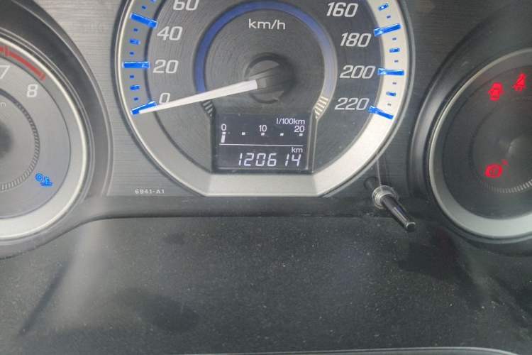 Used Honda City Classic 2012 1.5L manual Elite Edition Odometer Close Up