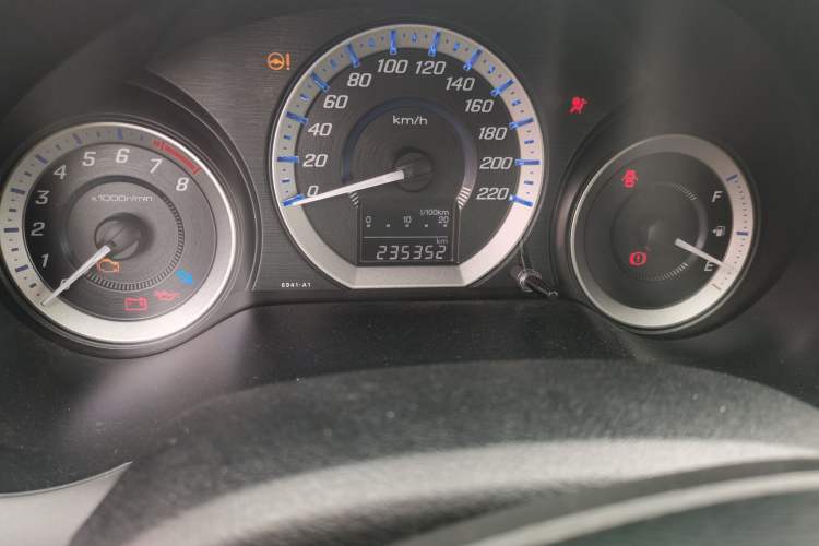 Used Honda City Classic 2012 1.5L manual Comfort version Odometer Close Up