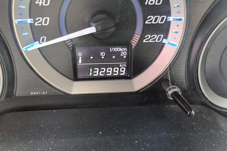 Used Honda City Classic 2012 1.5L manual Comfort version Odometer Close Up