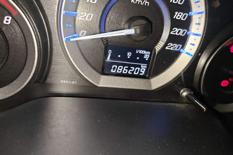 Used Honda City Classic 2012 1.5L manual Elite Edition Odometer Close Up
