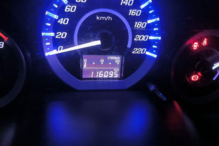 Used Honda City Classic 2012 1.5L manual Elite Edition Odometer Close Up