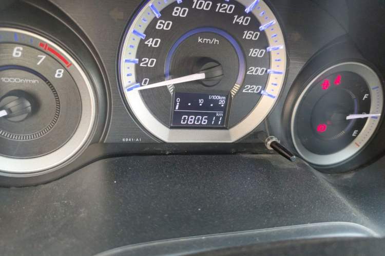 Used Honda City Classic 2012 1.5L manual Comfort version Odometer Close Up