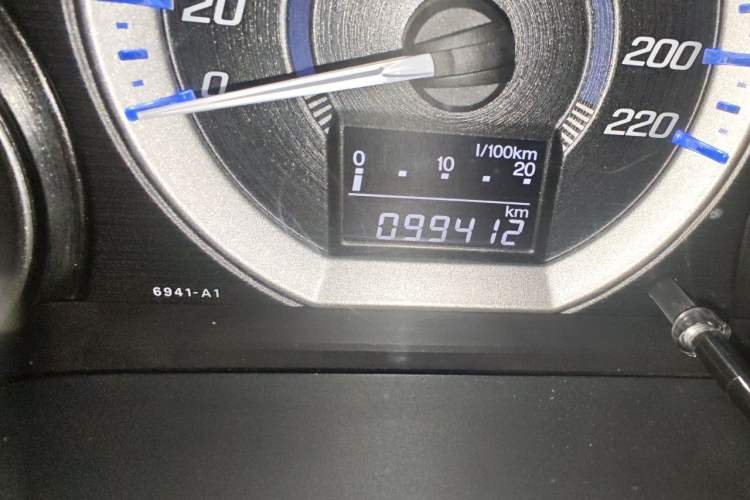 Used Honda City Classic 2012 1.5L manual Elite Edition Odometer Close Up